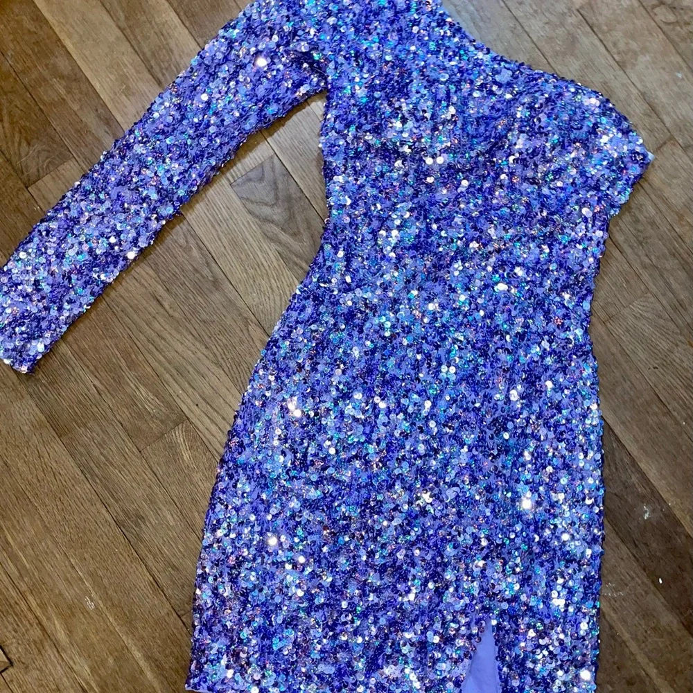 Sherri Hill Lilac Purple Sequin One-Shoulder Dress Size 0 - Picture 3 of 7